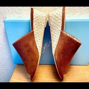 NIB-Seychelles Brown Suede Wedge Mules